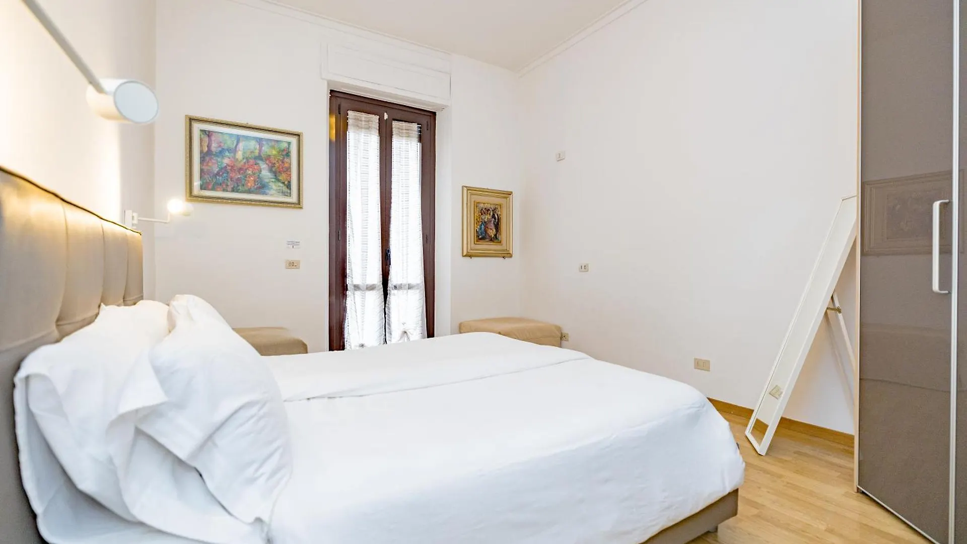Minimal Apartment Near Bocconi University Milano